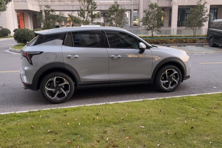 领克06 EM-P 2022款 PHEV 84KM续航版 Pro车身外观6003