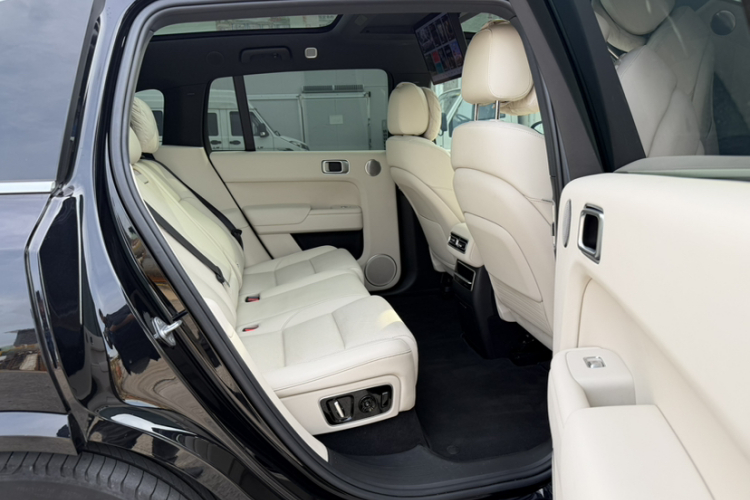 理想汽车 理想L7 2023款 Max中控内饰7005