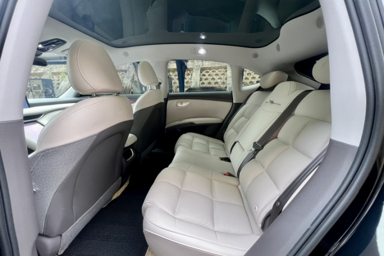 智己汽车 智己LS6 2025款 灵蜥智驾版中控内饰7003