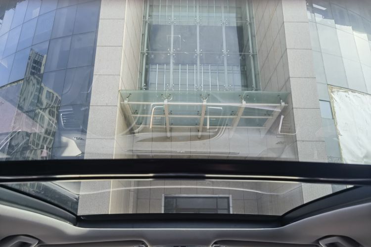 丰田 汉兰达 2018款 2.0T 四驱尊贵版 7座 国V中控内饰7009