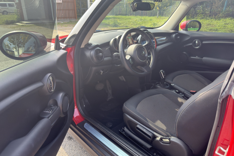 MINI 2022款 1.5T ONE中控内饰7003