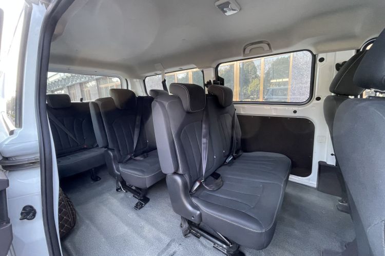 BAW北汽制造 锐胜王牌M7 2023款 2.0L 长轴创富型 9座中控内饰7002