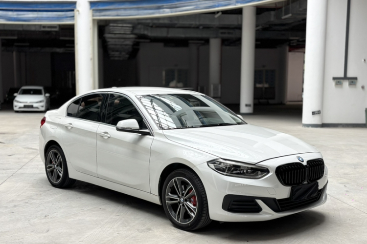 宝马1系 2020款 120i 时尚型车身外观6003