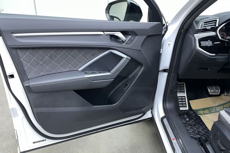 奥迪Q3 Sportback 2024款 40 TFSI 时尚型中控内饰7010