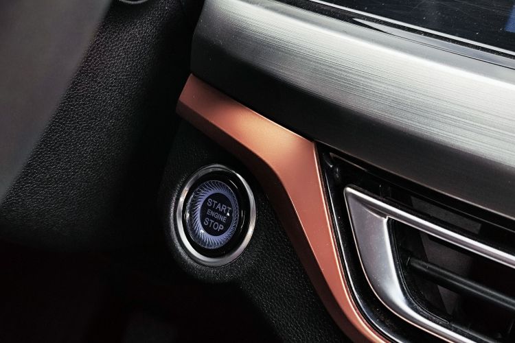 长安 逸动 2018款 XT 1.6L GDI 手动风潮型 国V中控内饰7006