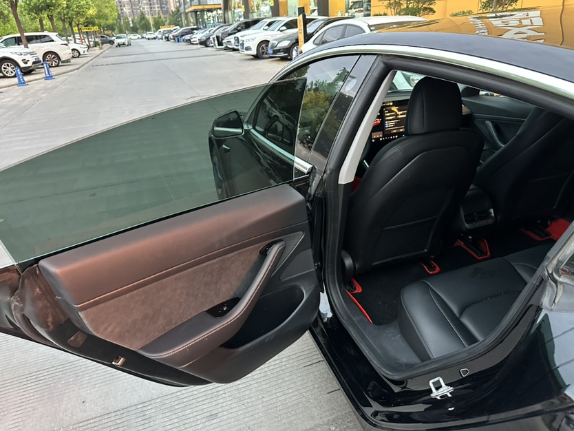 特斯拉 Model 3(进口) 2019款 标准续航后驱升级版(52度)