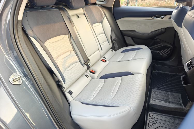 吉利汽车 星瑞 2021款 改款 2.0TD 尊贵型中控内饰7003