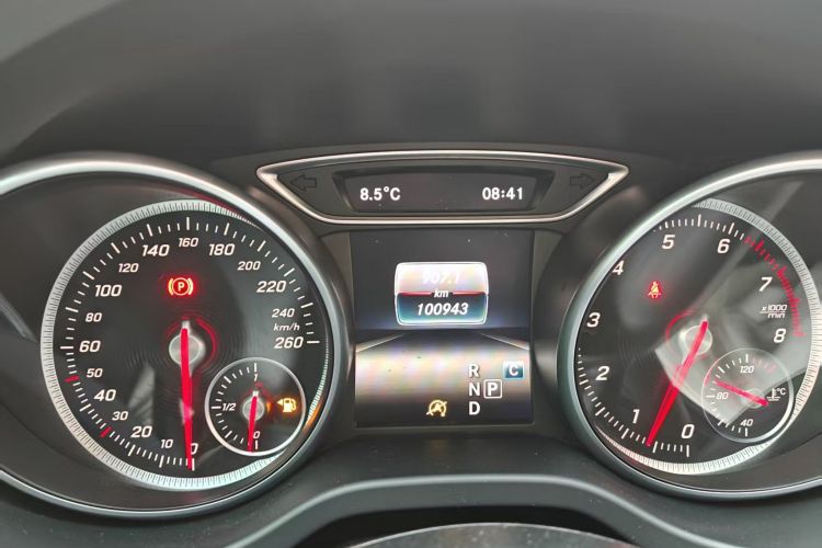 奔驰CLA 2016款 改款 CLA 200 时尚型中控内饰15