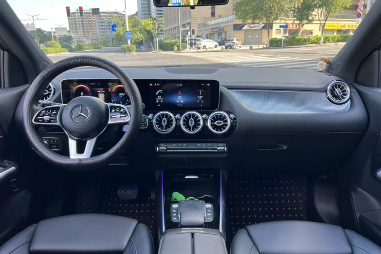 奔驰GLA 2020款 GLA 200中控内饰7001