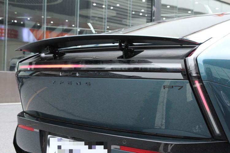 小鹏P7 2025款 750 四驱高性能 Ultra车身外观6006