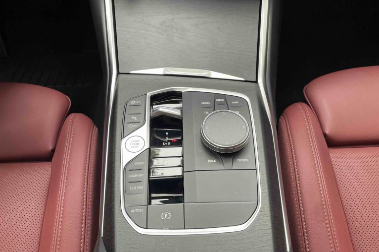 宝马3系 2024款 325i M运动套装中控内饰7006