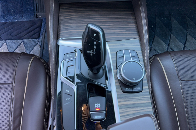 宝马5系 2018款 530Li 尊享型 豪华套装中控内饰7007