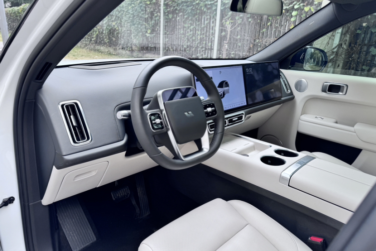 理想汽车 理想L7 2023款 Pro中控内饰7006