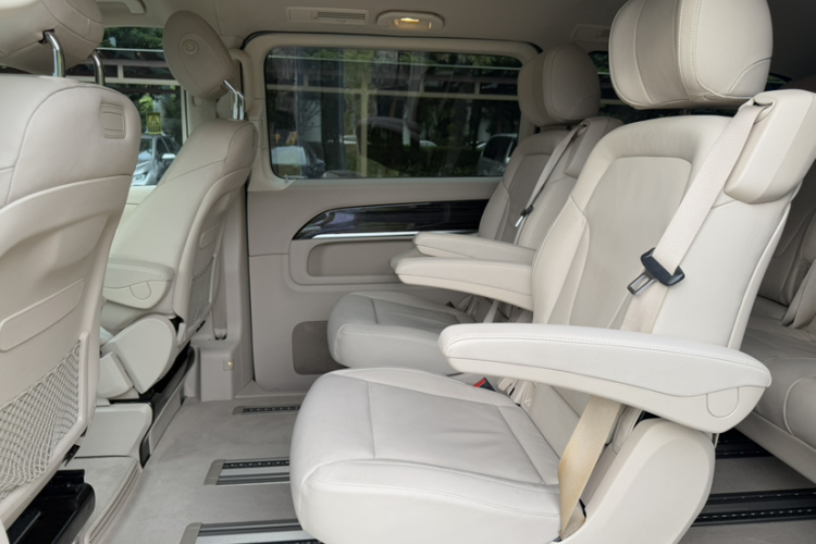 奔驰V级 2016款 V 260 领航版中控内饰7009