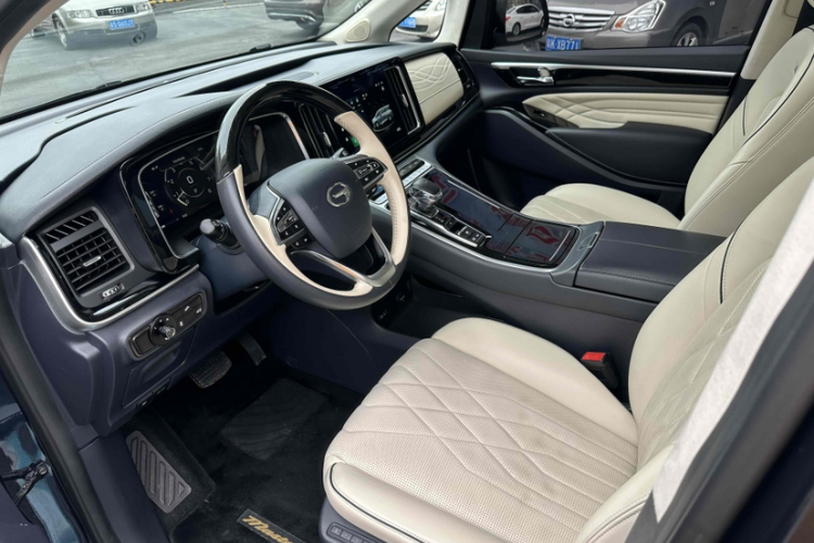 广汽传祺 传祺M8 2021款 大师系列 390T 四座御尊版中控内饰7007