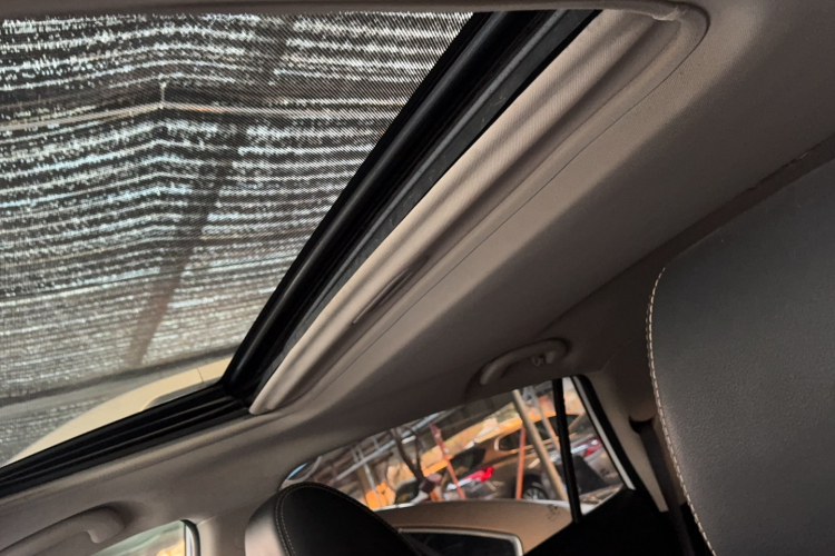 比亚迪 宋 2016款 盖世版 1.5TID 自动精英型局部细节22