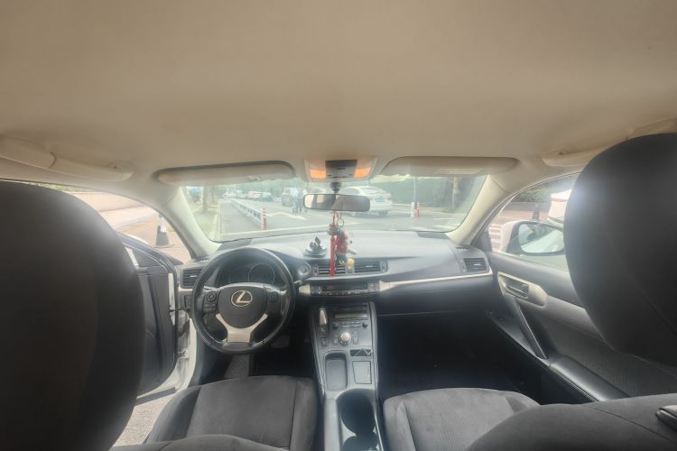 雷克萨斯CT 2017款 CT200h 精英版 单色 国V中控内饰7002