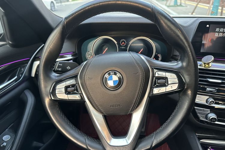 宝马5系 2018款 525Li M运动套装中控内饰7005