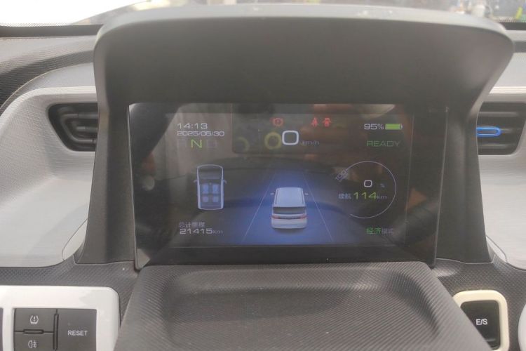 五菱汽车 宏光MINIEV 2022款 自在款 磷酸铁锂中控内饰15