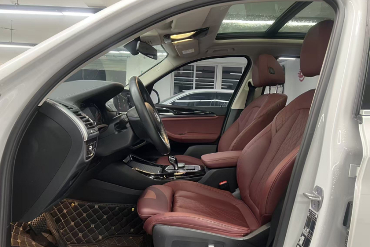 宝马X3 2022款 改款 xDrive25i M运动套装中控内饰7005