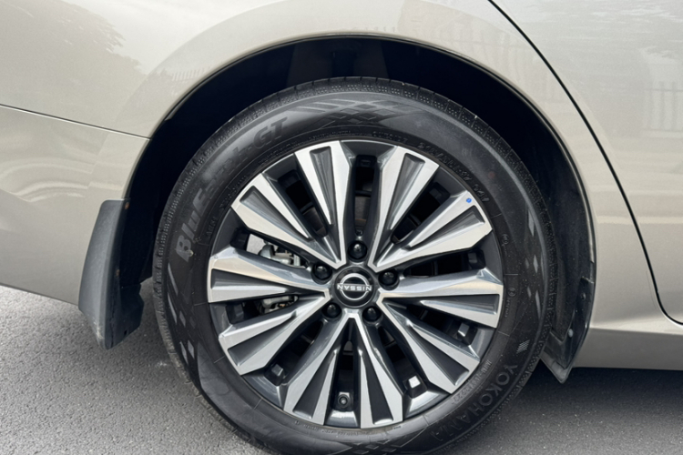 日产 天籁 2022款 2.0L XL-TLS 悦享版车身外观6004