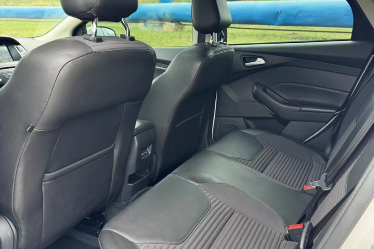 福特 福克斯 2018款 两厢经典 EcoBoost 180 自动精英型中控内饰7004