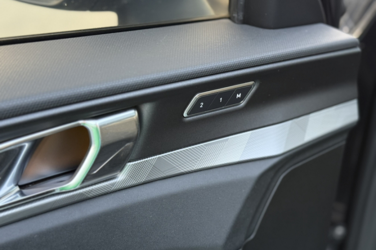 领克01 2021款 2.0TD 两驱型Pro中控内饰7007