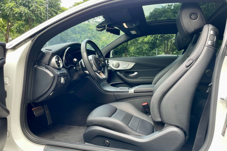 奔驰C级(进口) 2020款 C 260 轿跑车中控内饰7006