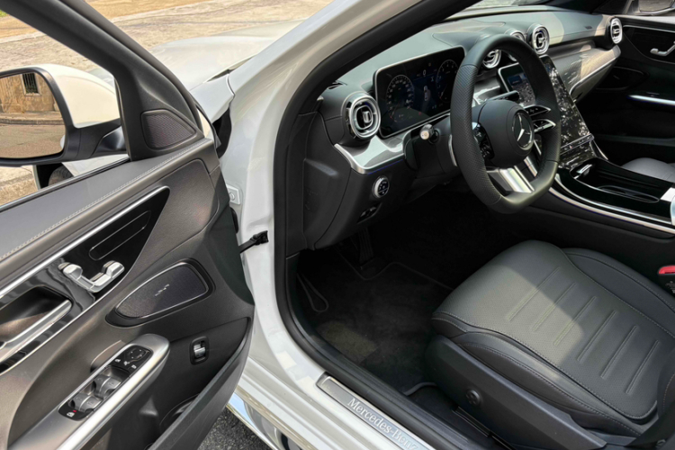 奔驰C级 2025款 C 260 L 运动版局部细节19