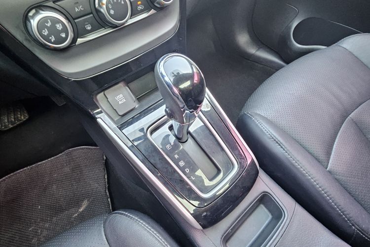 日产 轩逸 2018款 1.6XV CVT尊享版中控内饰7006