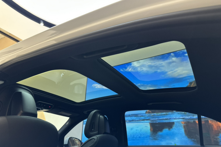 奔驰C级 2023款 改款 C 260 L 运动版中控内饰7008