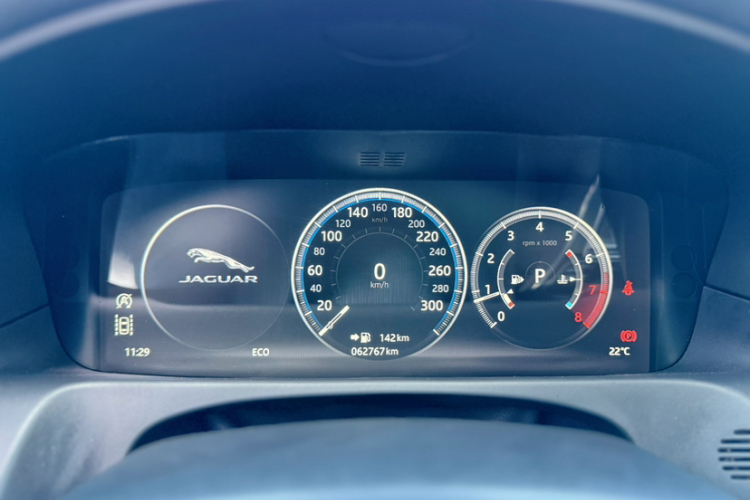 捷豹XFL 2018款 XFL 2.0T 250PS 豪华版中控内饰15