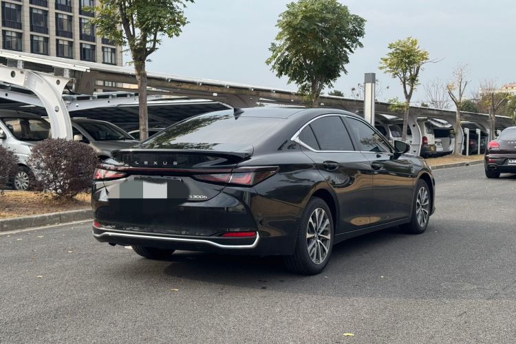 雷克萨斯ES 2025款 300h 臻享版车身外观6006