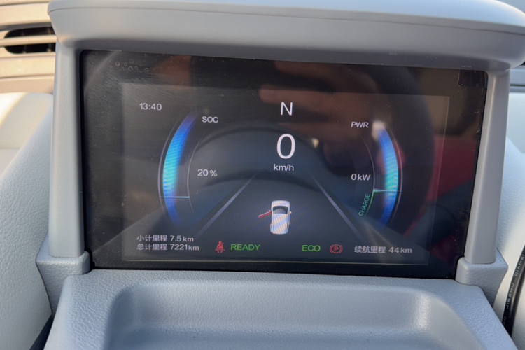 奔腾小马 2025款 222km 灵动马中控内饰15