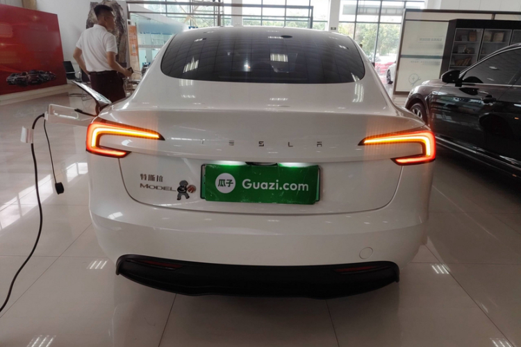 特斯拉 Model 3 2023款 后轮驱动版车身外观6004