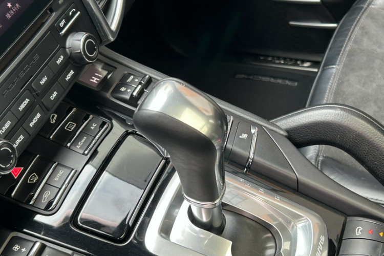 保时捷 2016款 Cayenne Platinum Edition 3.0T局部细节18