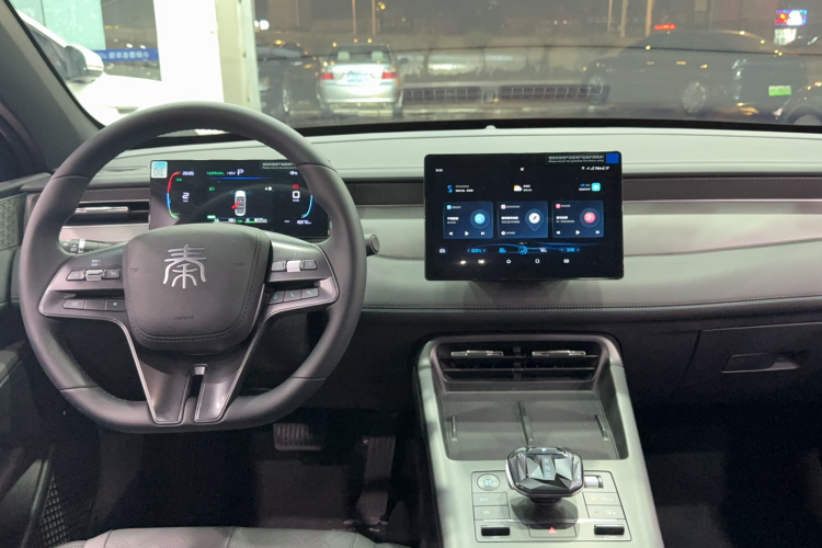 比亚迪 秦PLUS 2025款 DM-i 智驾版 55KM领先型中控内饰7004