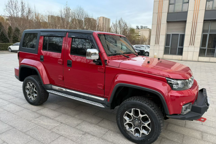 北京BJ40 2019款 PLUS 2.3T 自动四驱旗舰版 国VI车身外观6002