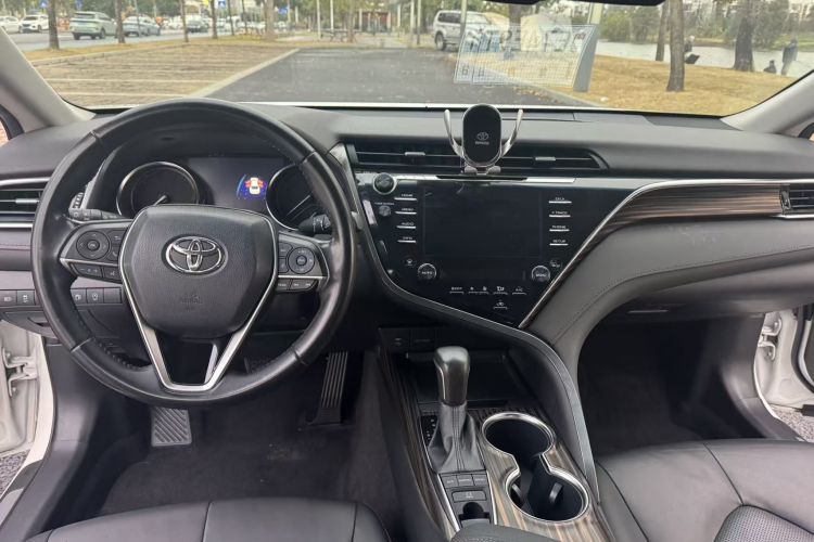 丰田 凯美瑞 2018款 2.5G 豪华版中控内饰7004