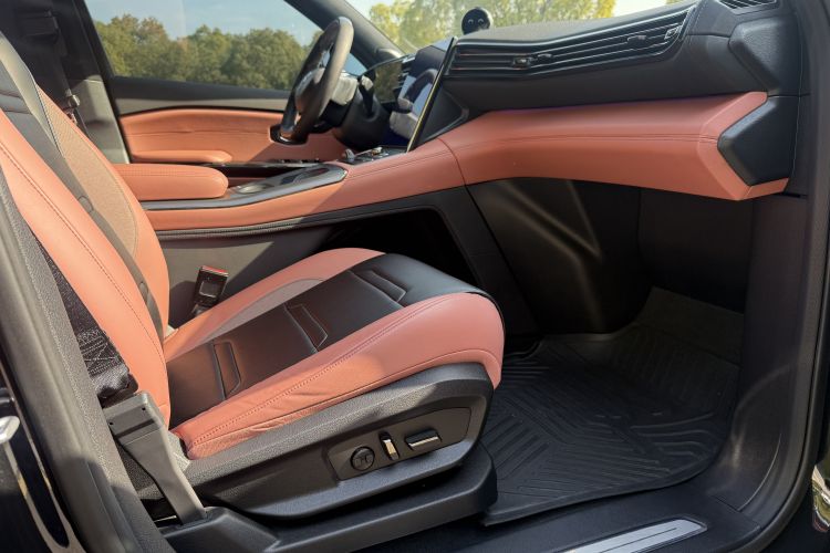 蔚来EC6 2022款 75kWh 运动版中控内饰7004