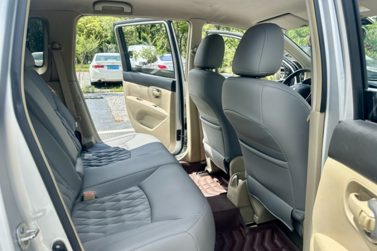 日产 骊威 2015款 1.6XE CVT舒适版中控内饰7009