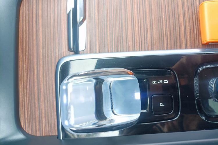 沃尔沃V60 2024款 B5 智远豪华版中控内饰7015