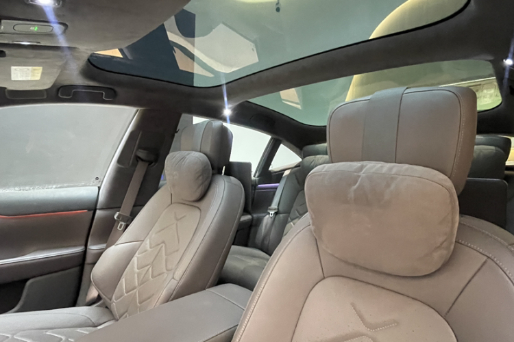 蔚来ET7 2024款 75kWh 行政签名版中控内饰7008