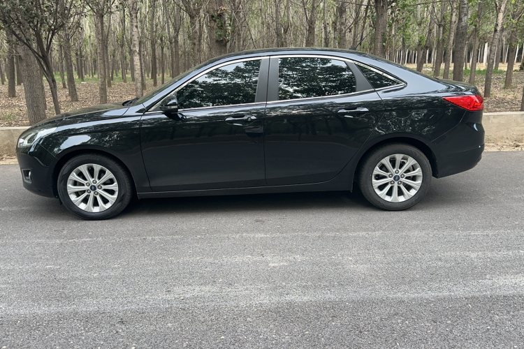 福特 福睿斯 2015款 1.5L 自动时尚型车身外观6003