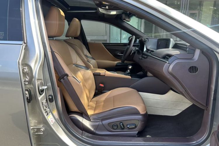 雷克萨斯ES 2018款 300h 卓越版 国V车身外观6011