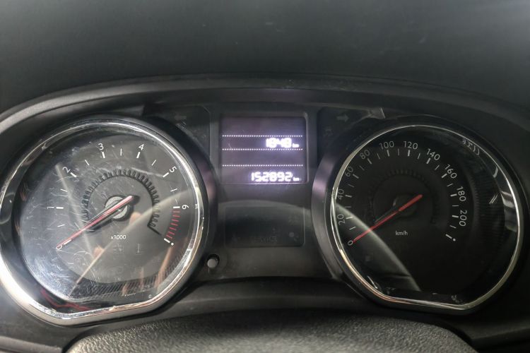 雪铁龙C3-XR 2015款 1.6L 自动先锋型中控内饰15