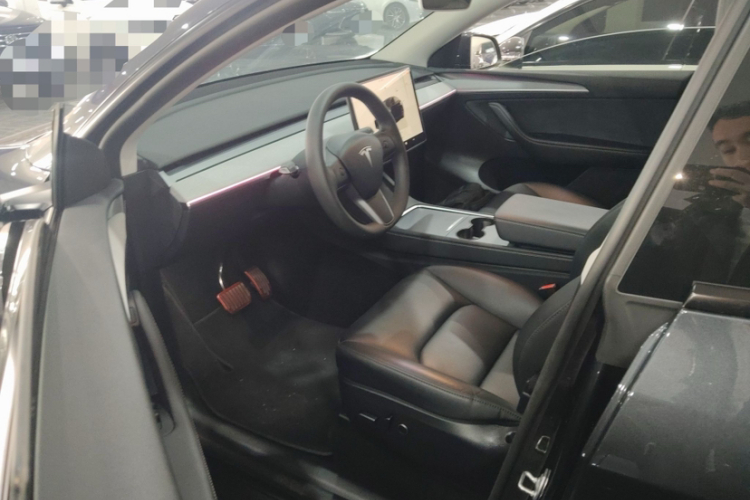 特斯拉 Model Y 2024款 后轮驱动版中控内饰7003