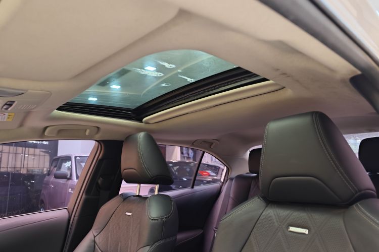 丰田 亚洲狮 2021款 2.0L 尊贵版中控内饰7003