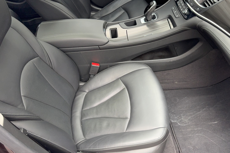 别克 君越 2018款 20T 精英型局部细节41