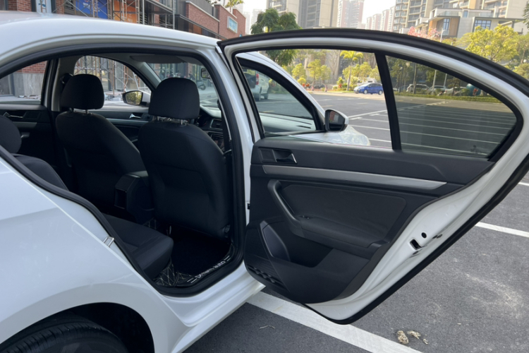 大众 朗逸 2017款 1.6L 自动风尚版中控内饰7009